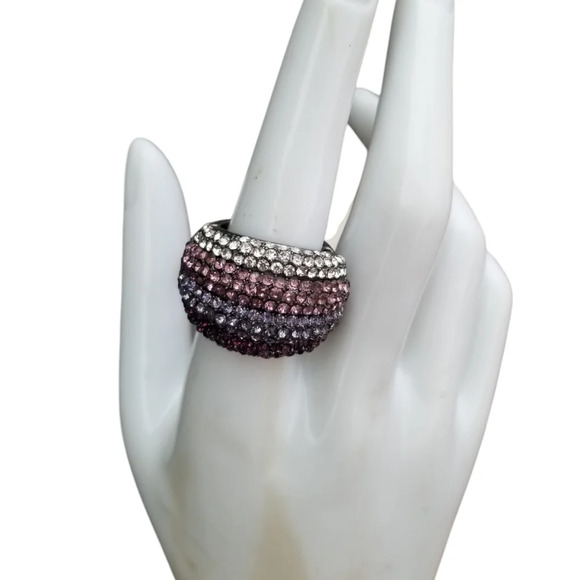 VINTAGE PURPLE OMBRE COLOR RHINESTONE & GUNMETAL STRETCH COCKTAIL RING - Picture 1 of 5